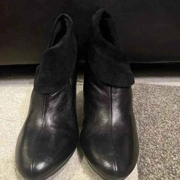 COACH " ANNIKA" ANKLE BOOTS. RETAIL $389. - Picture 2 of 12